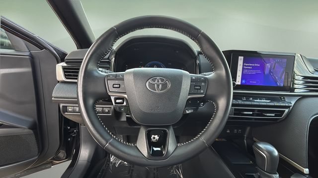 Used 2025 Toyota Camry SE FWD image 12