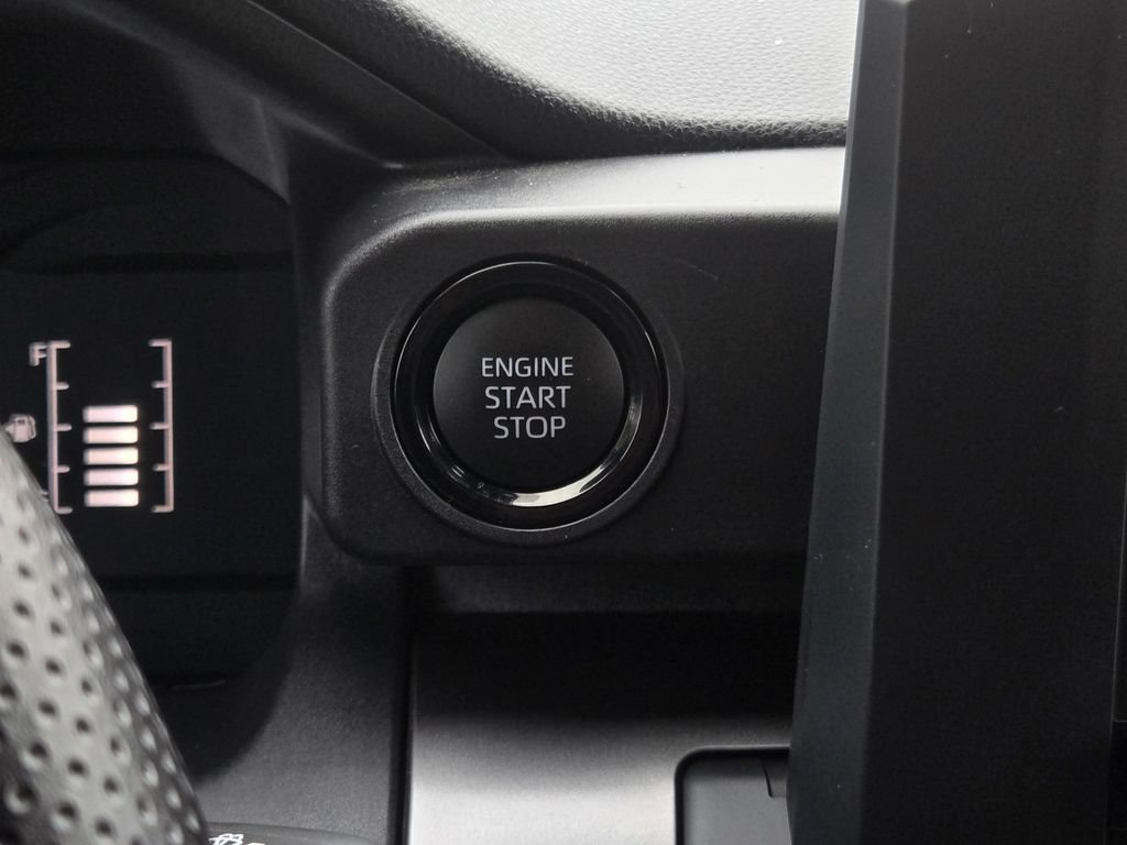 Used 2025 Toyota Tacoma SR5 AWD/4WD image 20