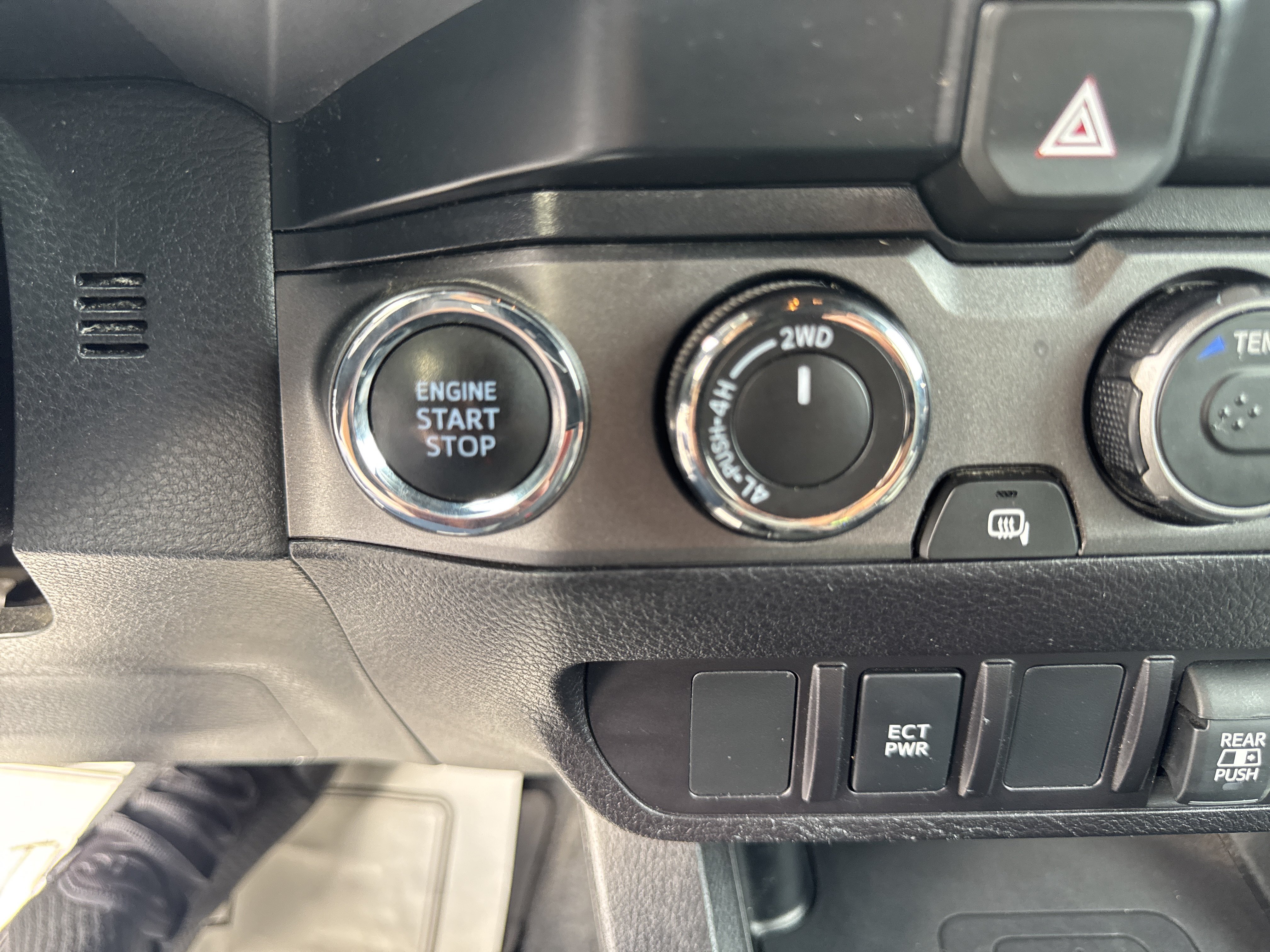 Used 2021 Toyota Tacoma TRD Sport AWD/4WD image 29