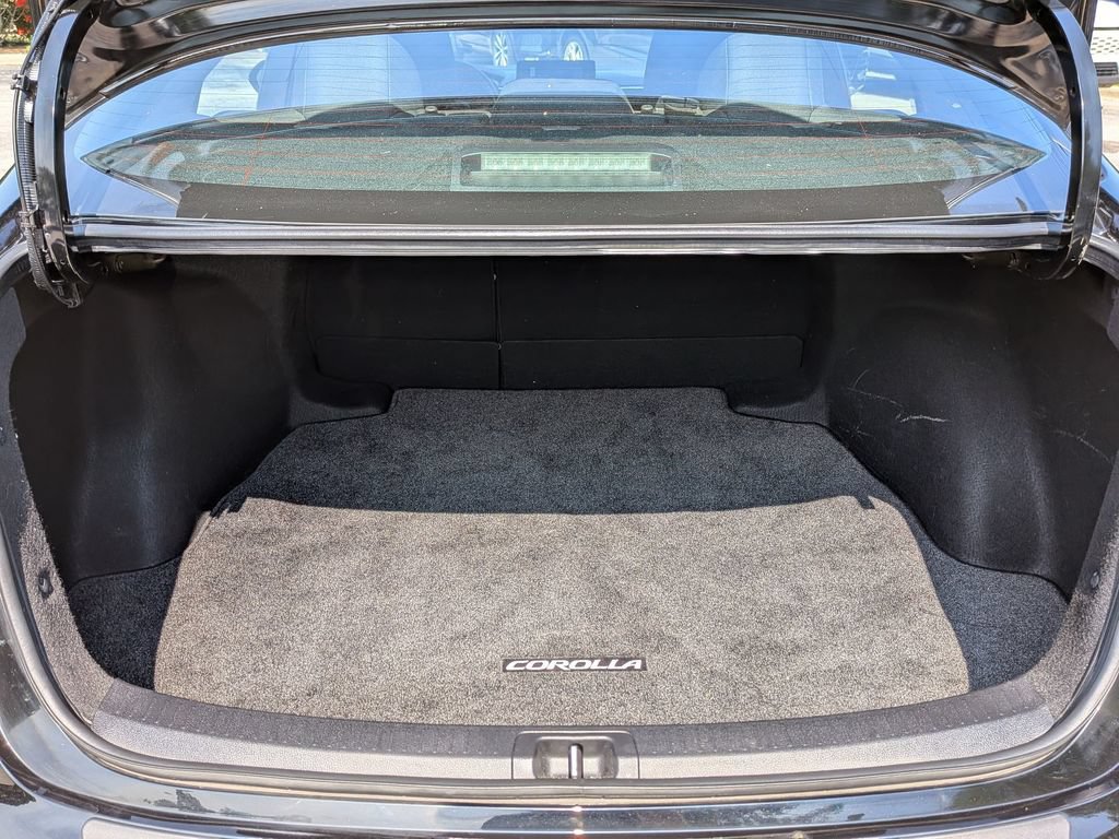 Used 2023 Toyota Corolla LE w/ Carpet Mat Package (TMS) FWD image 27