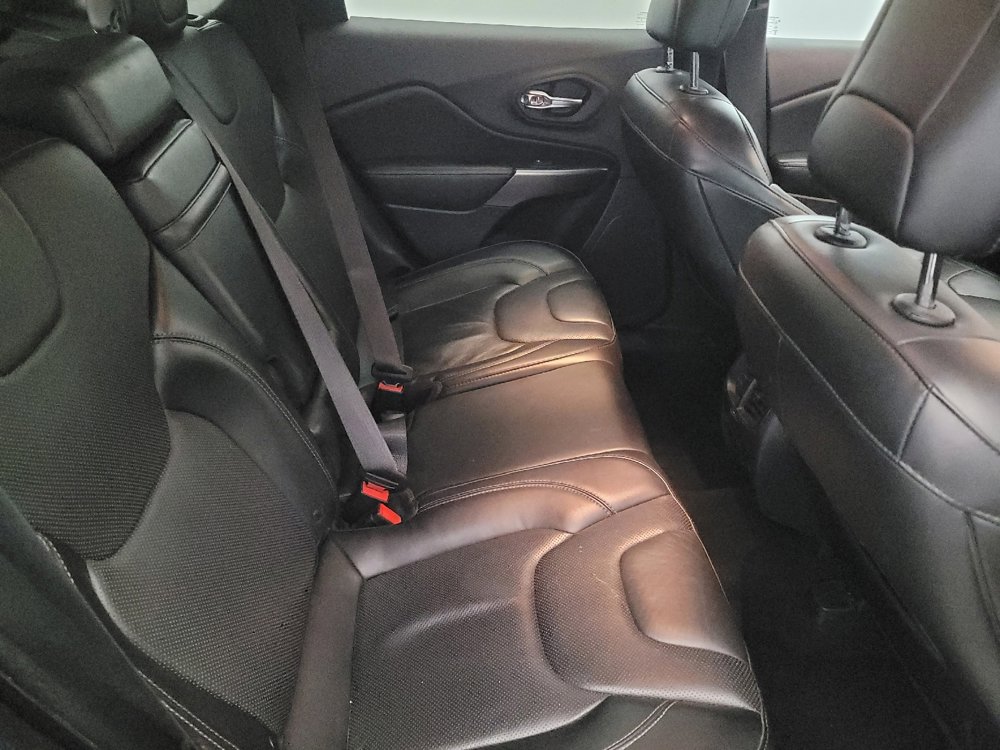 Used 2019 Jeep Cherokee Limited image 19