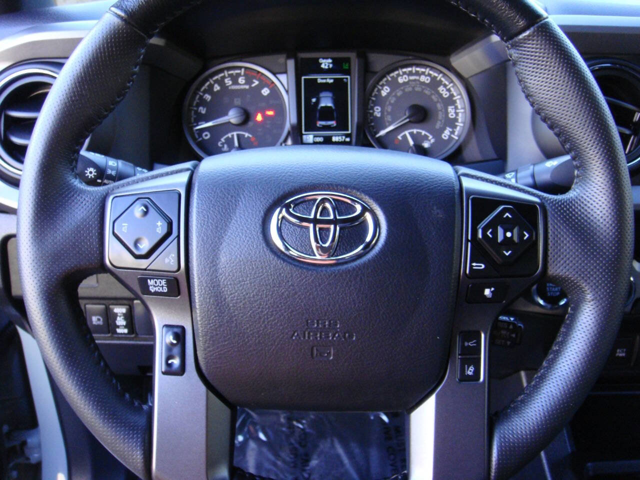 Used 2023 Toyota Tacoma TRD Off-Road image 19