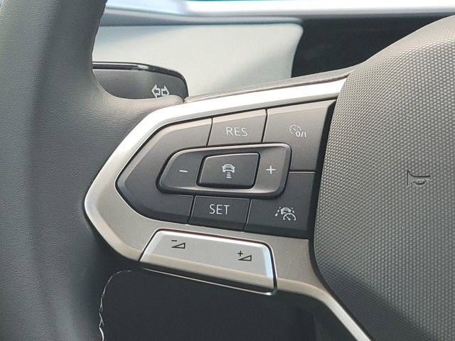 New 2025 Volkswagen Taos SE image 26