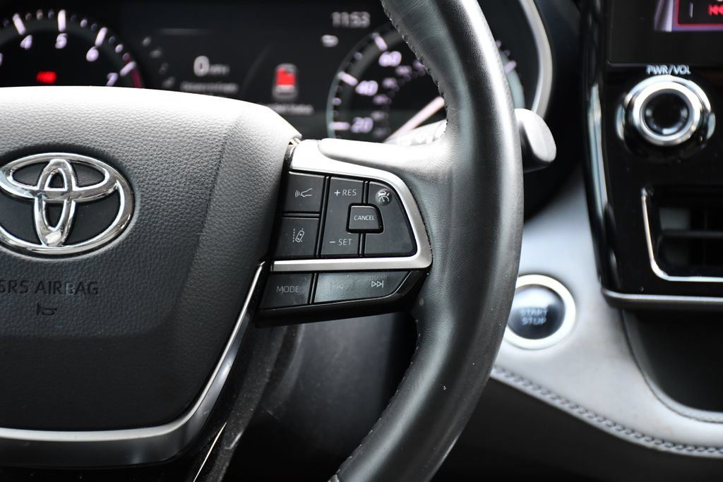 Used 2021 Toyota Highlander Limited AWD/4WD image 26