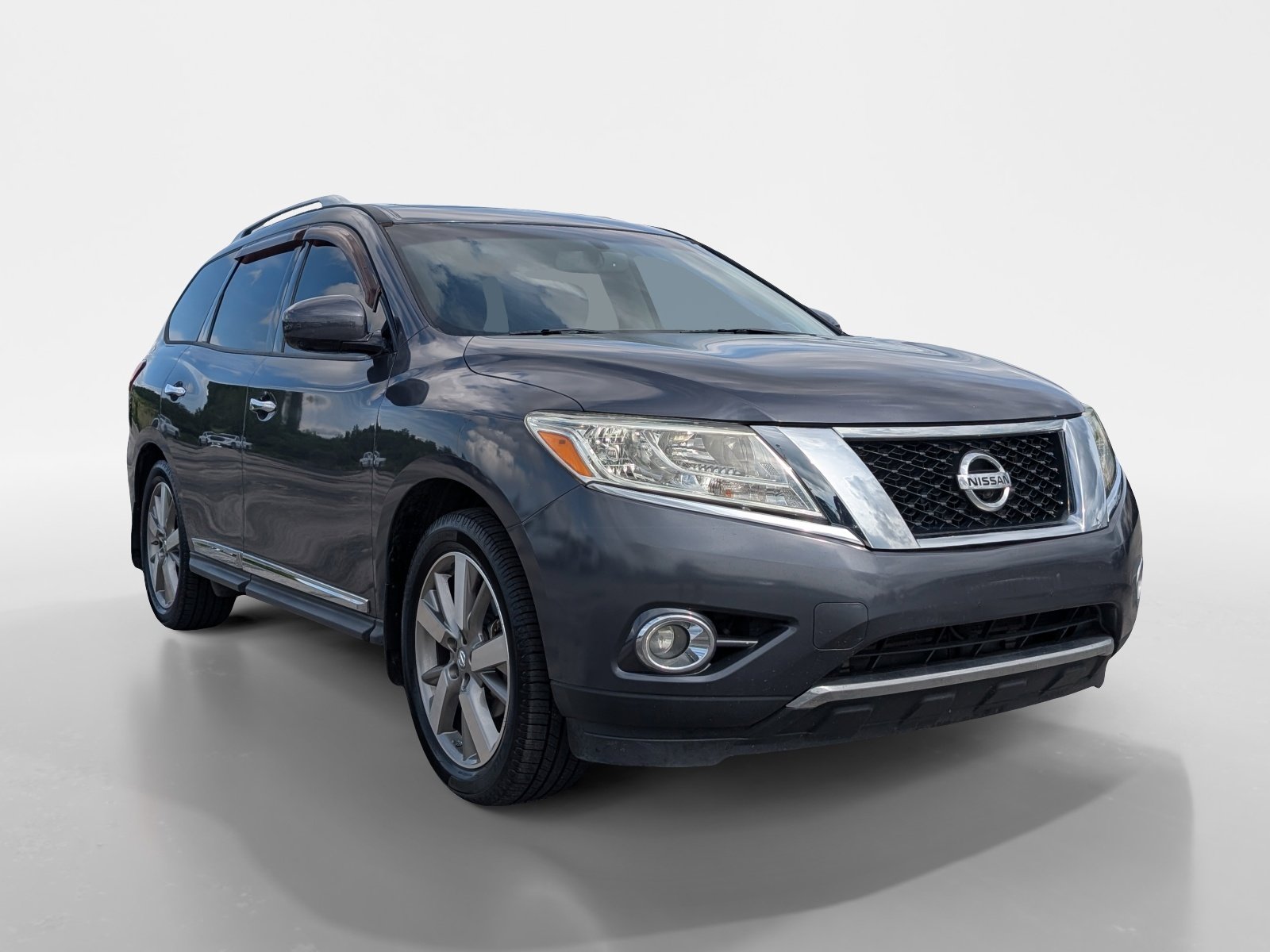 Used 2014 Nissan Pathfinder Platinum w/ Platinum Premium Package FWD image 2