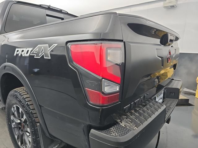 Used 2024 Nissan Titan PRO-4X w/ Pro-4x Convenience Package image 18