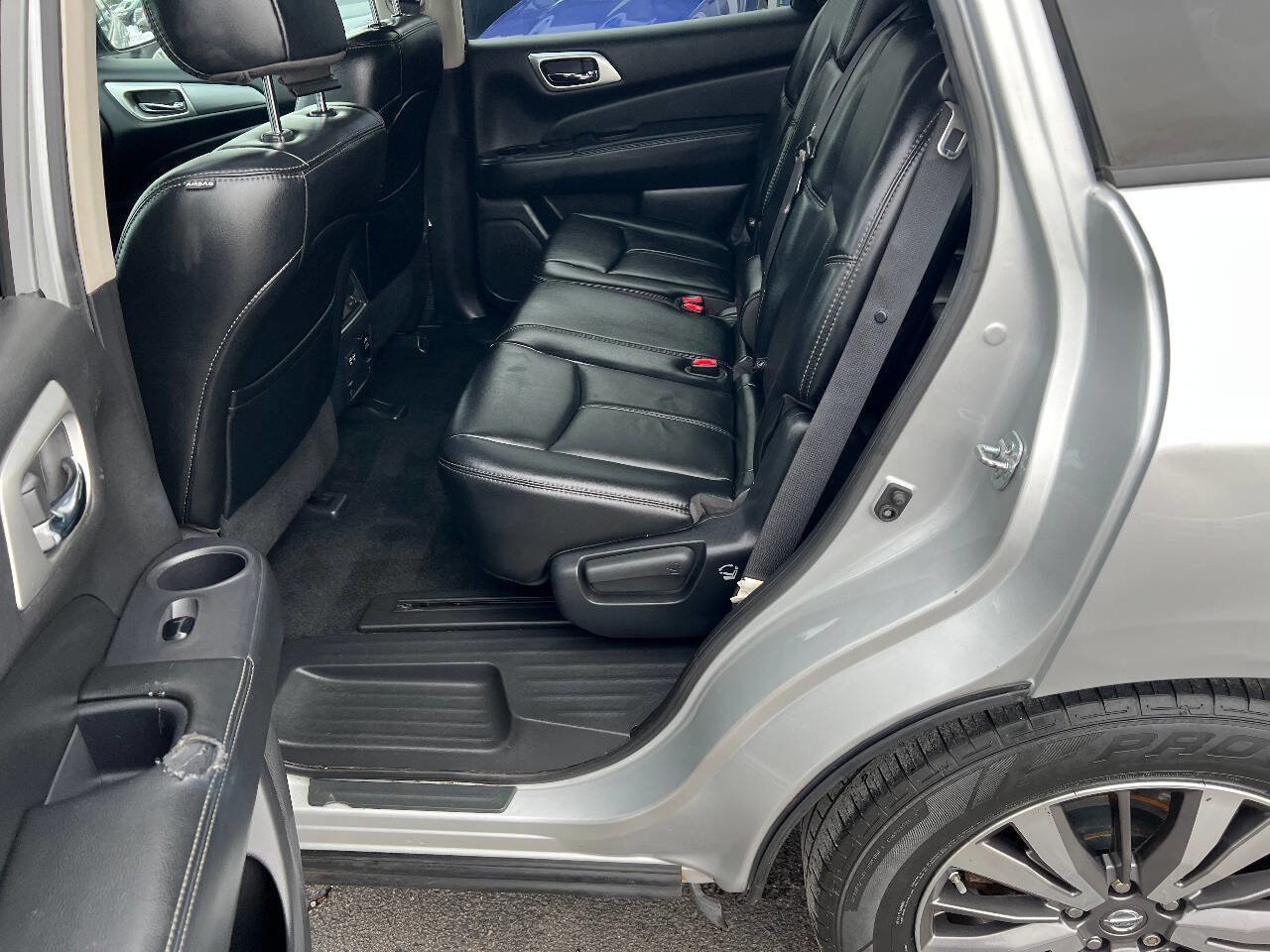 Used 2017 Nissan Pathfinder SL w/ SL Premium Package image 22