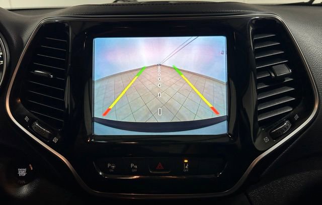 Used 2019 Jeep Cherokee Limited w/ Luxury Group image 25