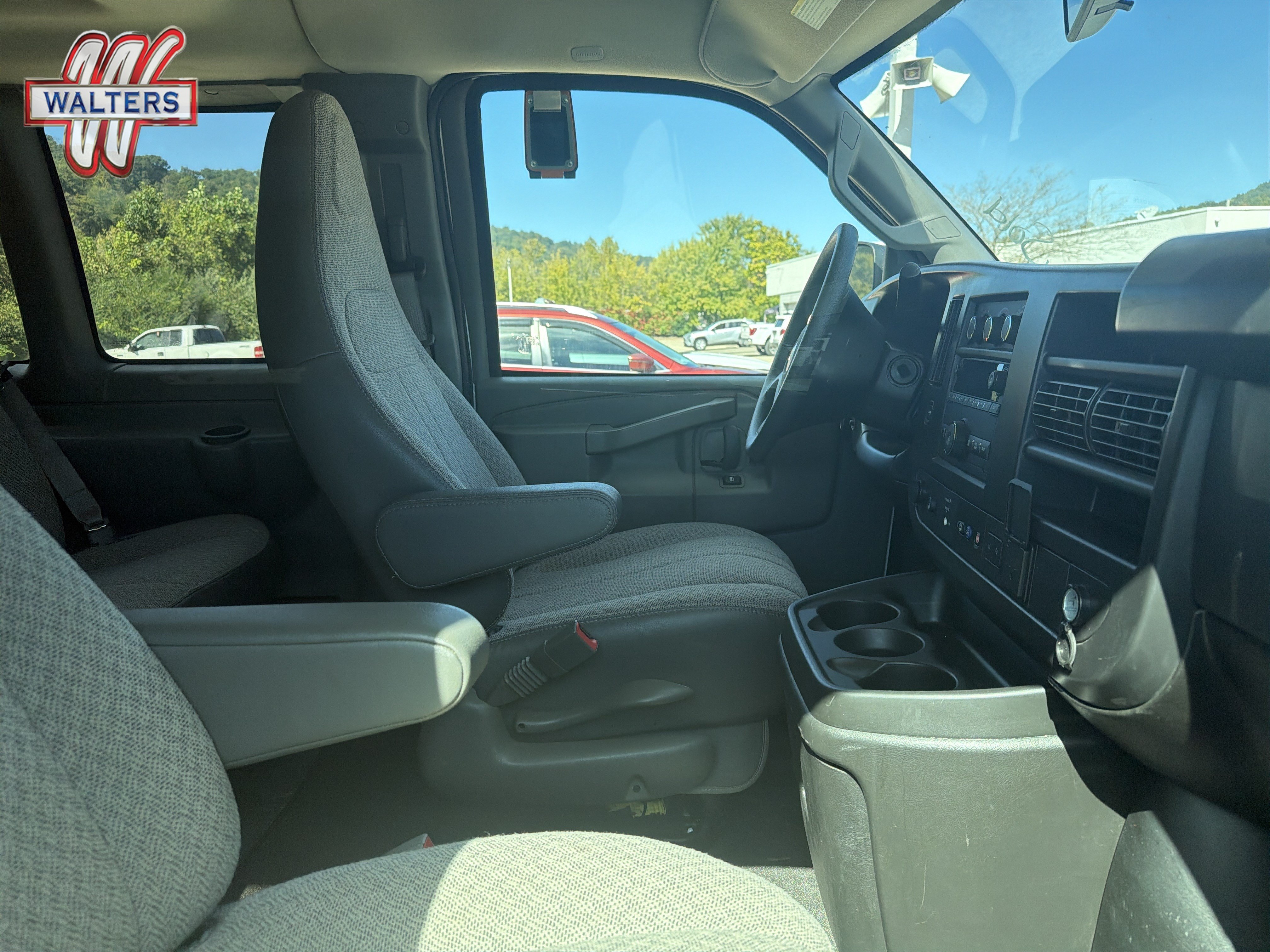 Used 2025 Chevrolet Express 3500 LT w/ LT Preferred Equipment Group RWD image 1