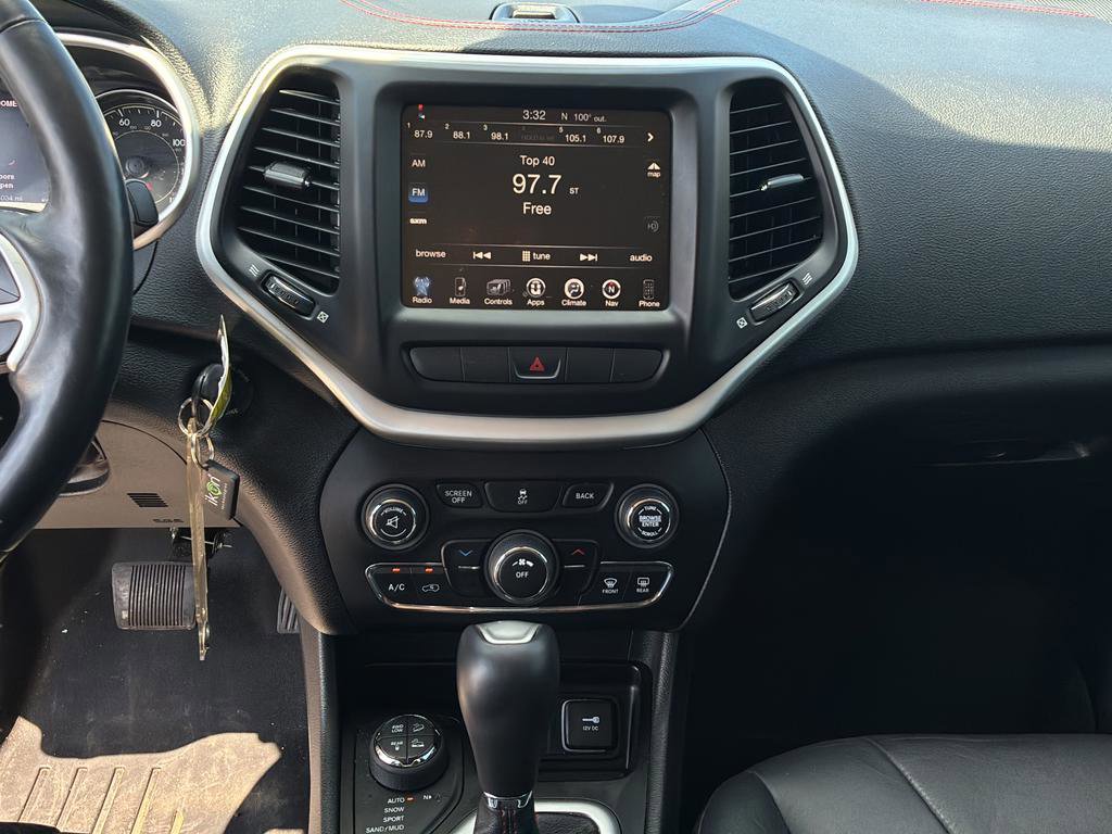 Used 2014 Jeep Cherokee Trailhawk w/ Leather Interior Group AWD/4WD image 29