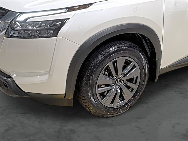 Used 2024 Nissan Pathfinder SV AWD/4WD image 9