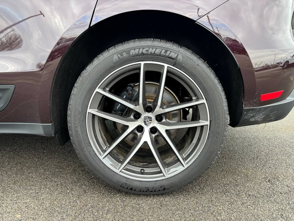 Certified 2026 Porsche Macan AWD/4WD image 35