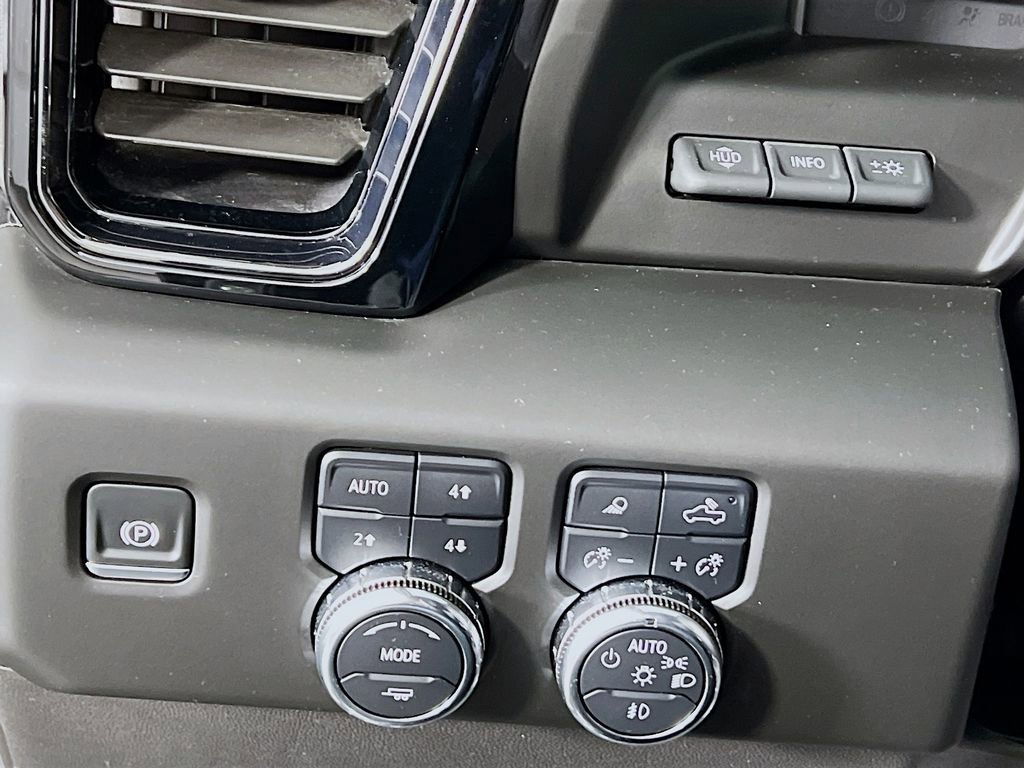 Certified 2025 GMC Sierra 1500 AT4 w/ AT4 Premium Package AWD/4WD image 9