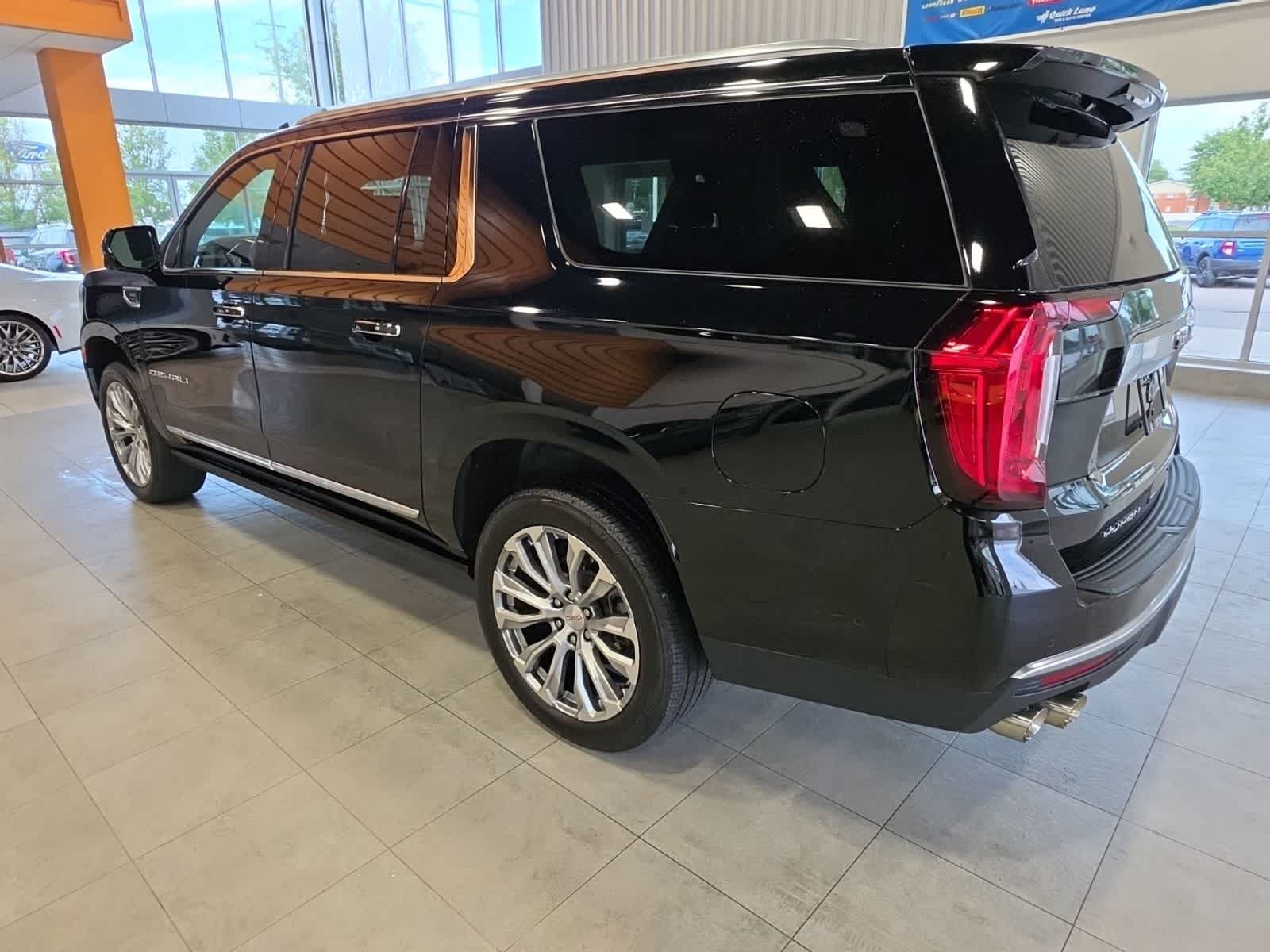 Used 2024 GMC Yukon XL Denali w/ Denali Reserve Package AWD/4WD image 11