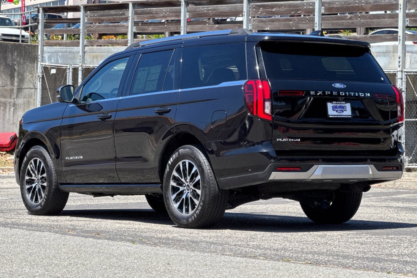 Certified 2025 Ford Expedition Platinum AWD/4WD image 9
