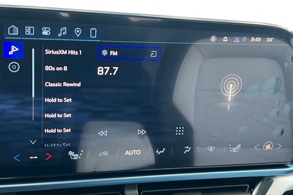 New 2026 Chevrolet Equinox EV LT AWD/4WD image 15