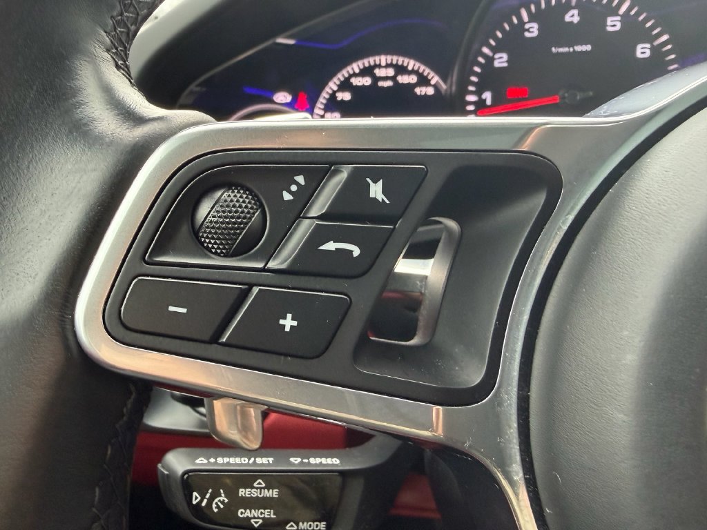 Used 2023 Porsche Cayenne w/ Premium Package AWD/4WD image 22