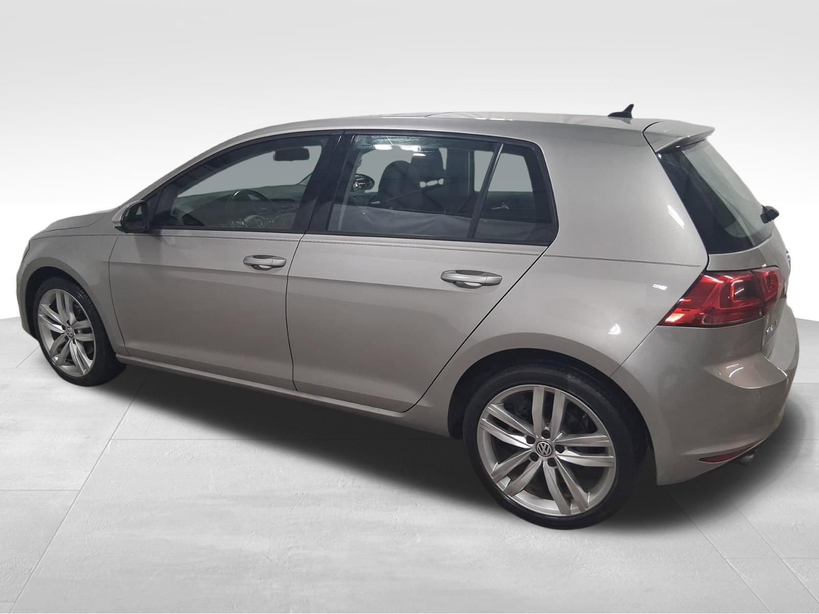 Used 2015 Volkswagen Golf 4-Door image 7