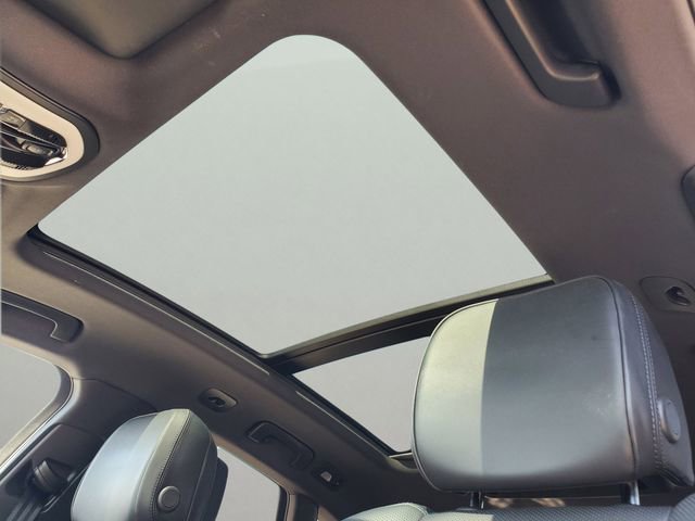 Used 2022 Porsche Macan Base image 22