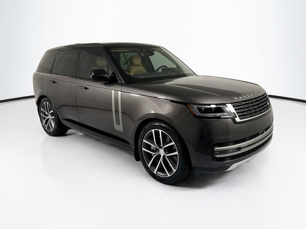 Used 2025 Land Rover Range Rover SE AWD/4WD image 3