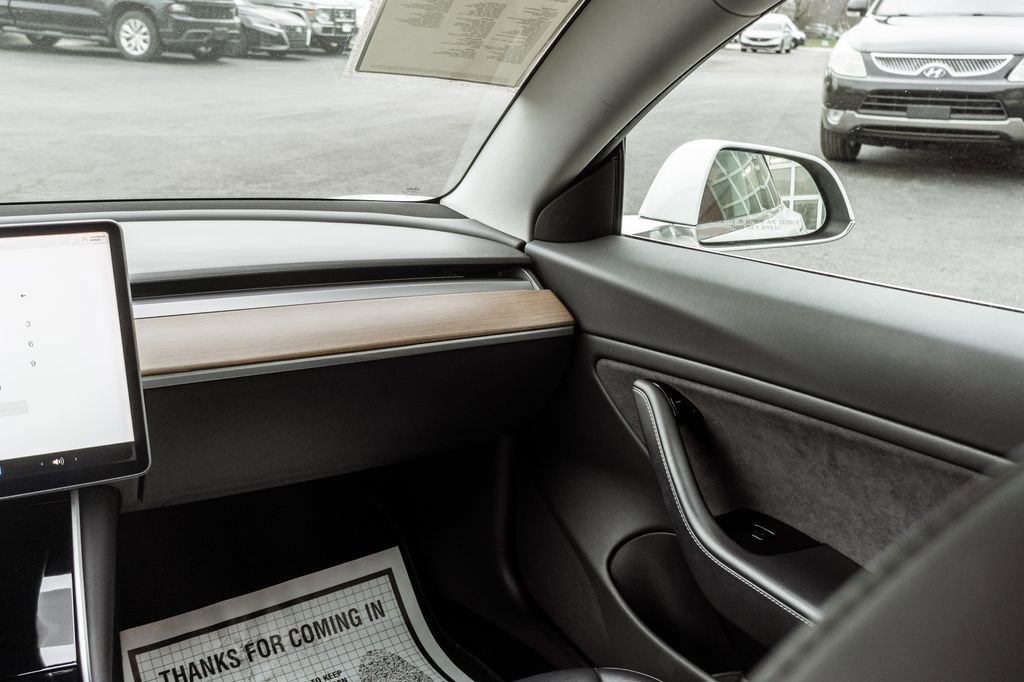 Used 2018 Tesla Model 3 Long Range image 13