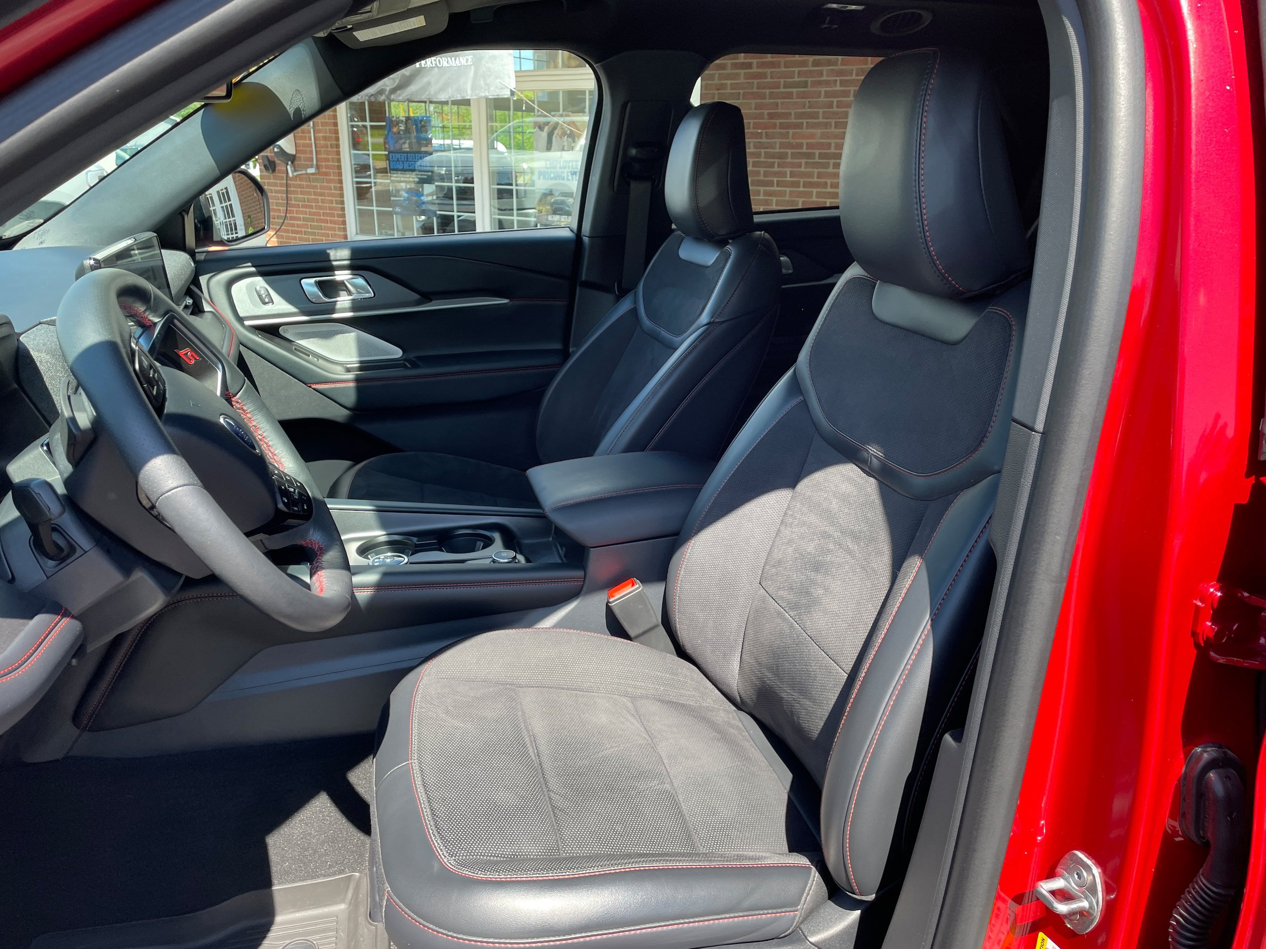 Used 2025 Ford Explorer ST w/ Sun And Sound Package AWD/4WD image 17