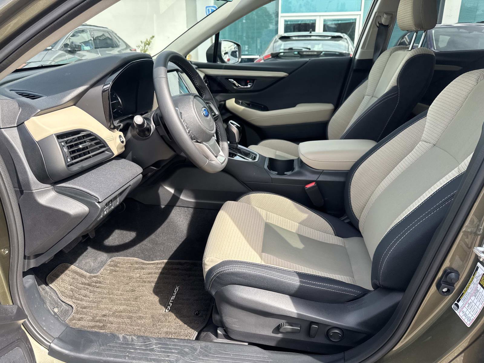 Used 2025 Subaru Outback Premium image 15