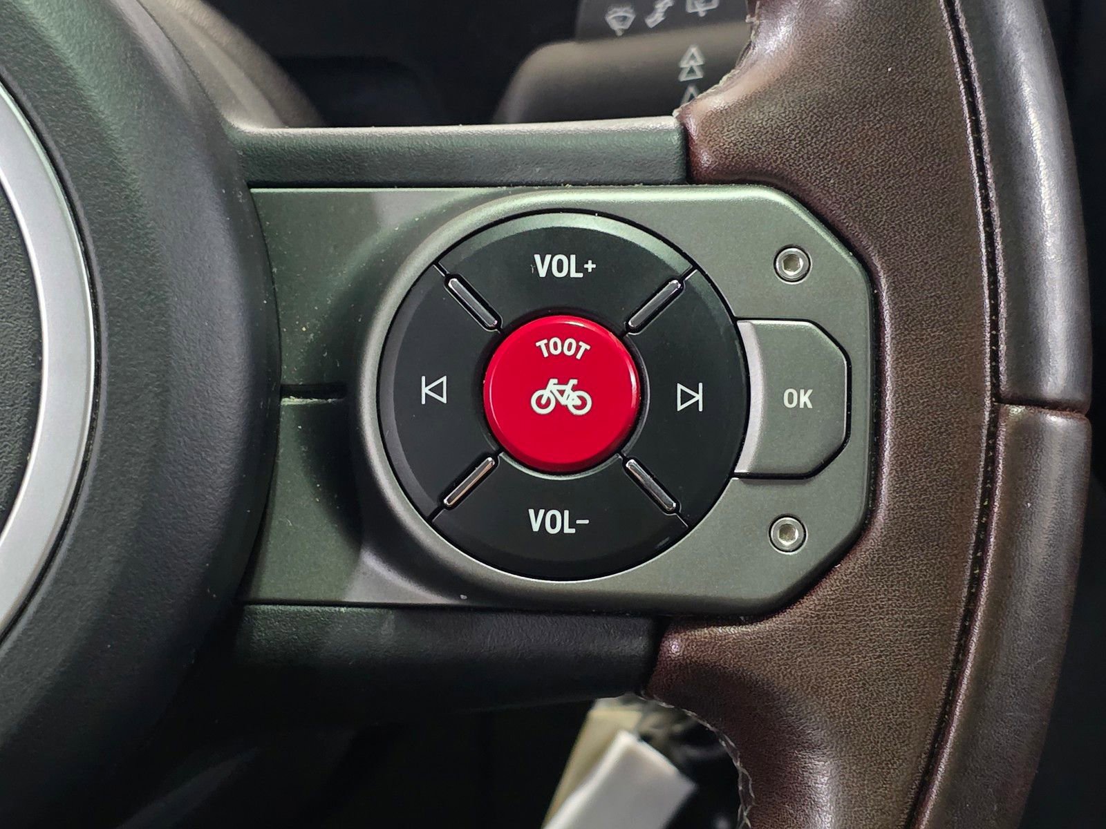 Used 2024 INEOS Grenadier Fieldmaster Edition image 31