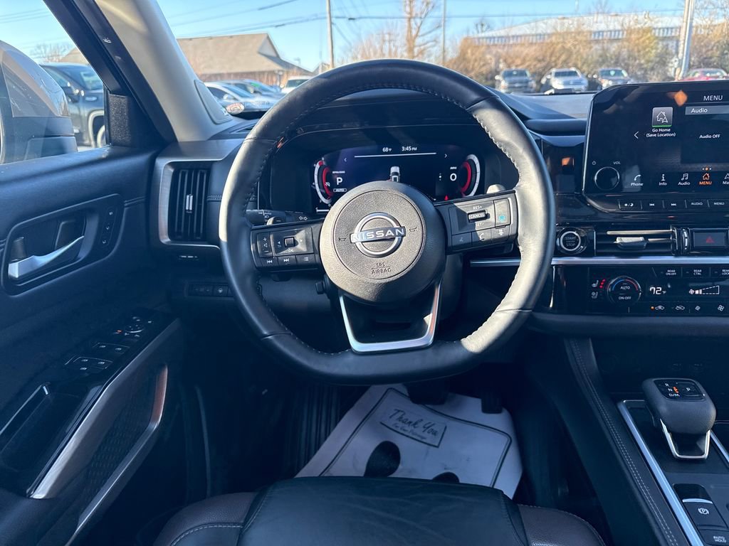 Used 2024 Nissan Pathfinder Platinum w/ Cargo Package image 16