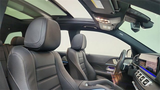 Used 2025 Mercedes-Benz GLS 450 4MATIC image 21