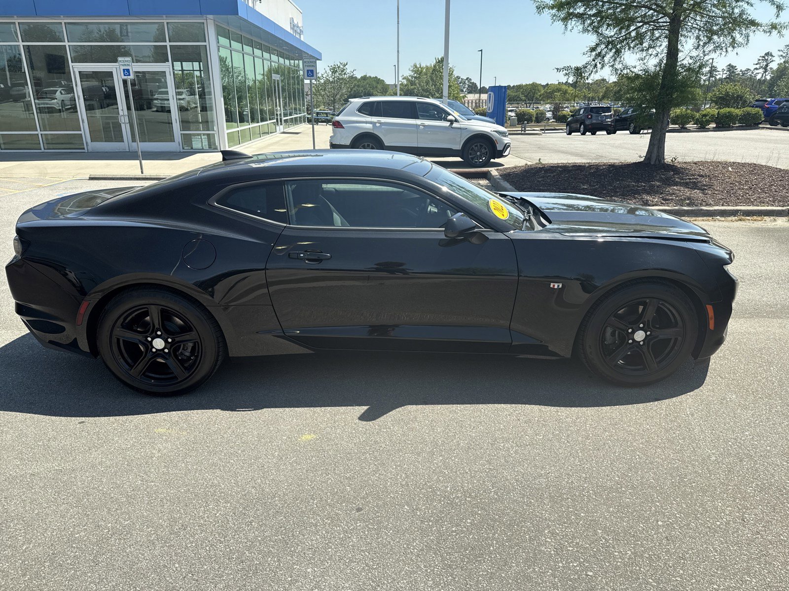 Used 2022 Chevrolet Camaro LT RWD image 8