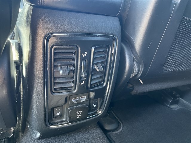 Used 2019 Jeep Grand Cherokee Limited w/ Luxury Group II AWD/4WD image 35