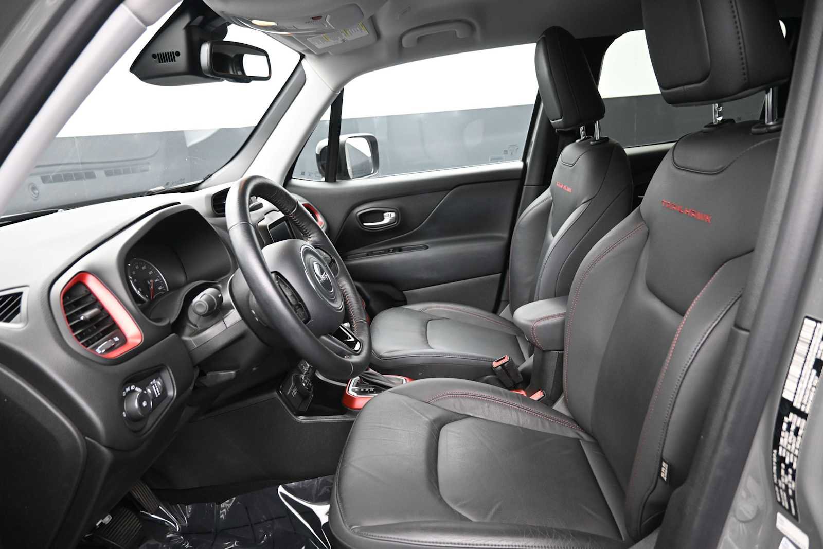 Used 2022 Jeep Renegade Trailhawk AWD/4WD image 10