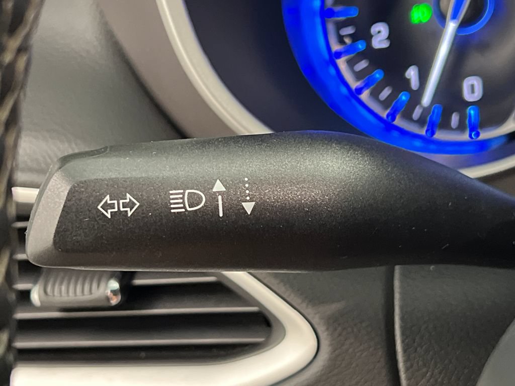 Used 2025 Chrysler Pacifica Select FWD image 53