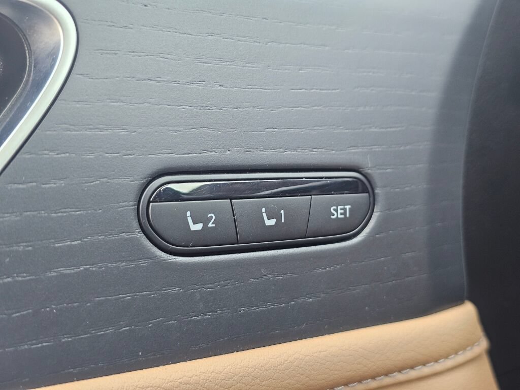 Used 2025 INFINITI QX80 Sensory AWD/4WD image 27