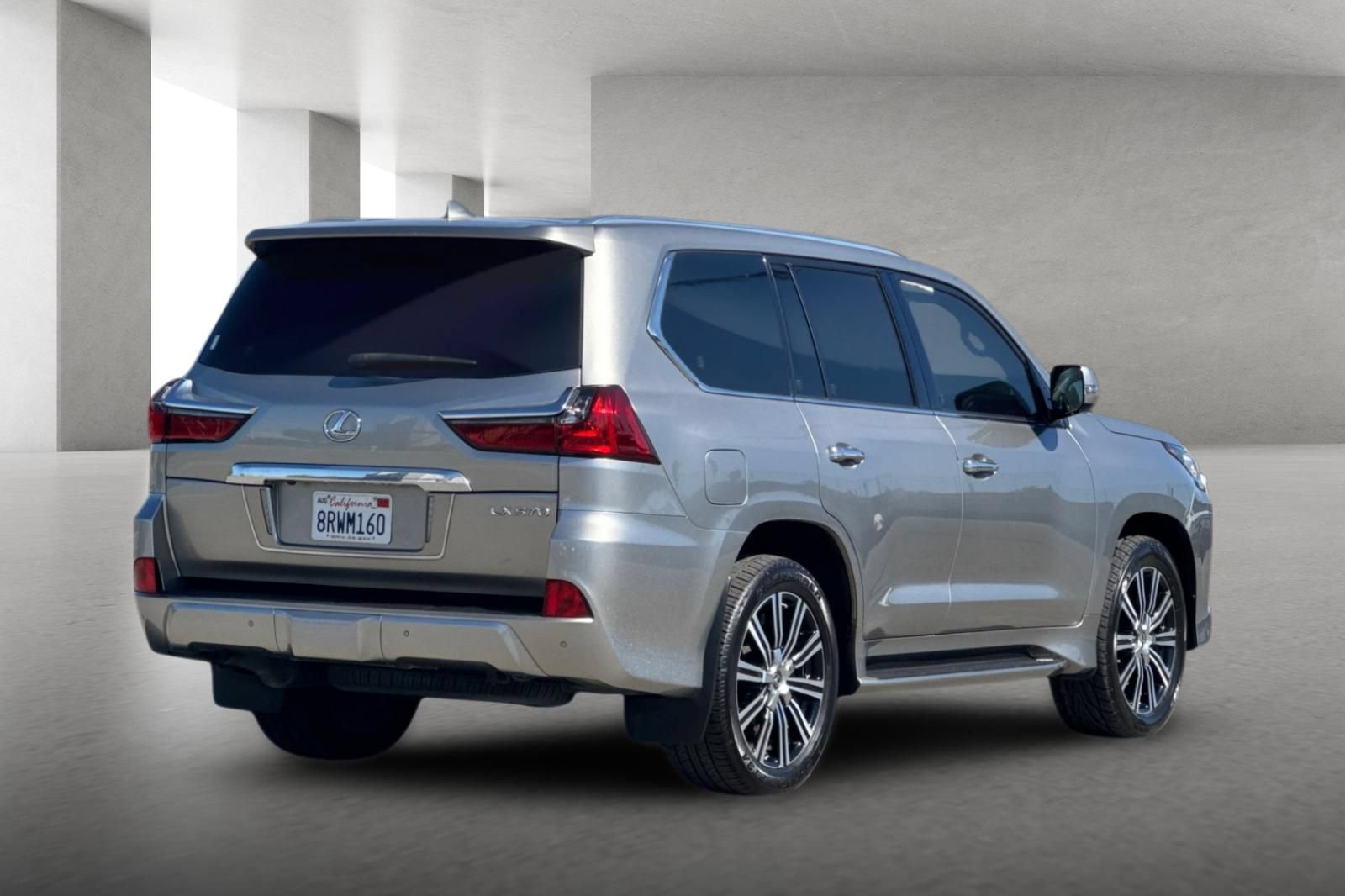Used 2019 Lexus LX 570 4WD image 4