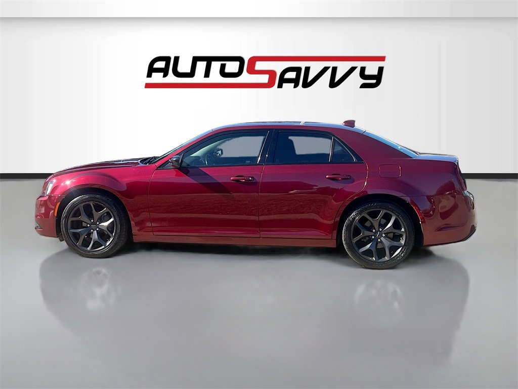 Used 2021 Chrysler 300 Touring w/ Sport Appearance Package image 4