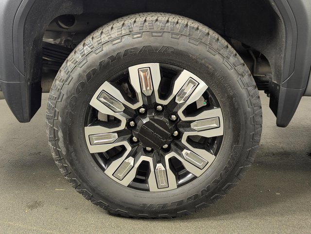 Used 2025 GMC Sierra 2500 Denali image 14