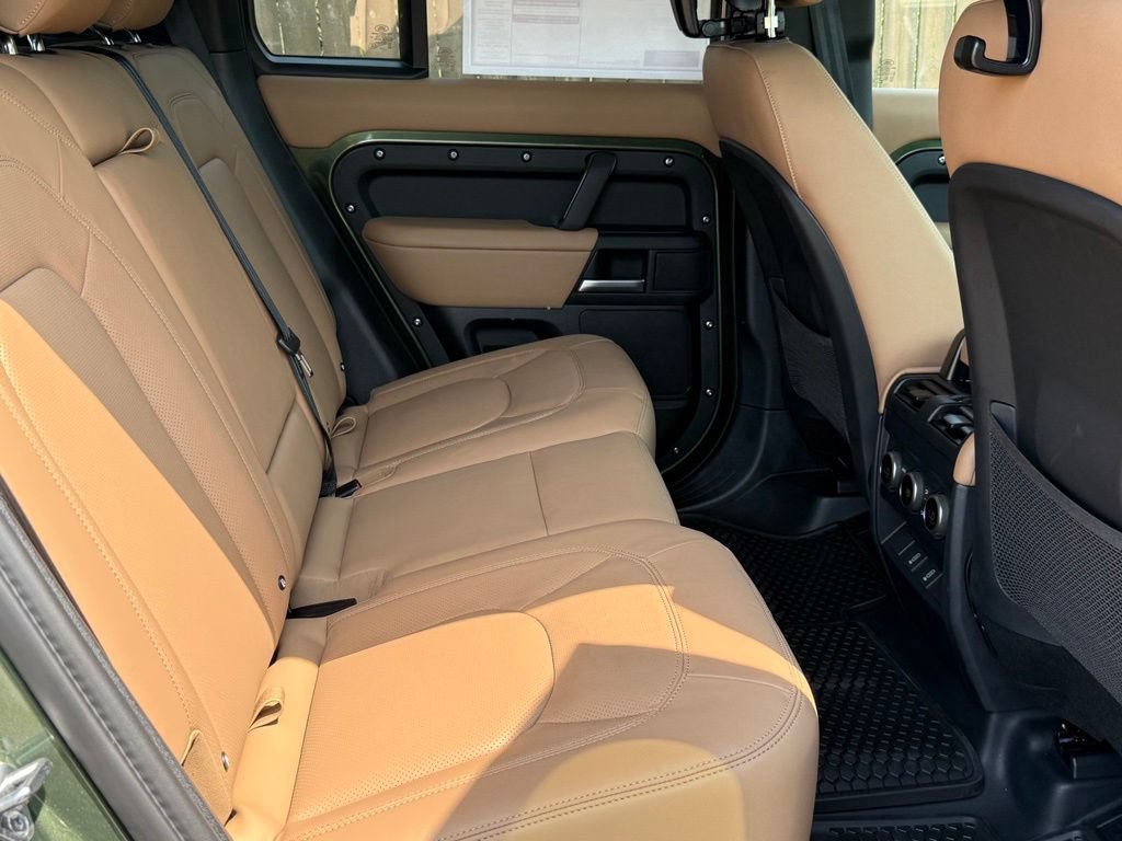 New 2026 Land Rover Defender 110 X-Dynamic SE AWD/4WD image 34