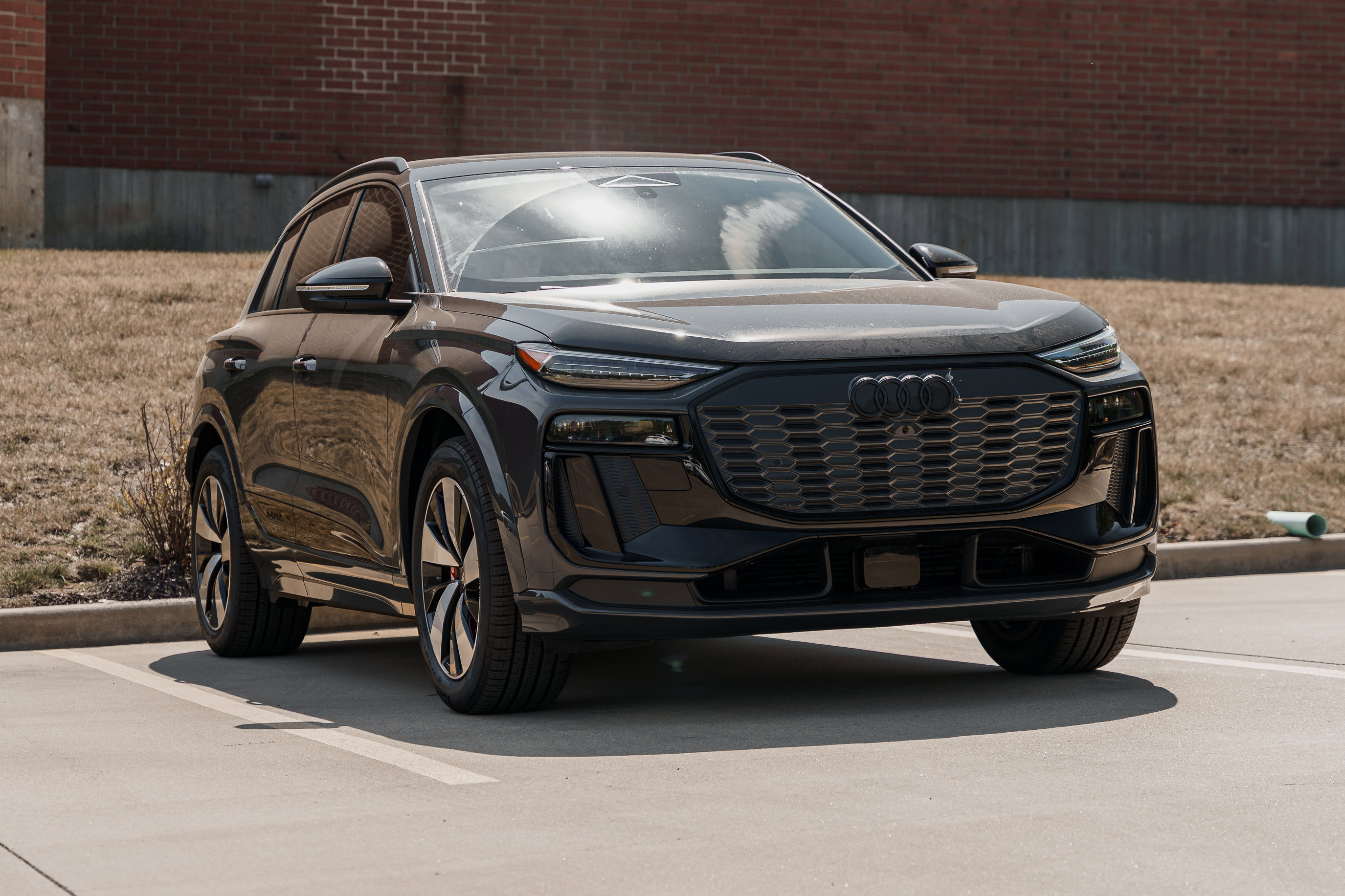 New 2025 Audi SQ6 e-tron Premium Plus