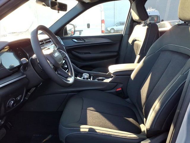 New 2025 Jeep Grand Cherokee 4WD image 14