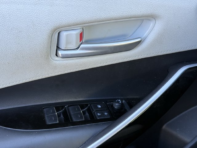 Used 2025 Toyota Corolla XSE FWD image 21