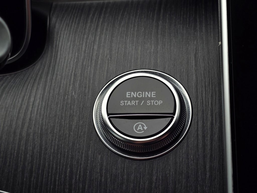 Used 2023 Mercedes-Benz C 300 4MATIC Sedan image 43
