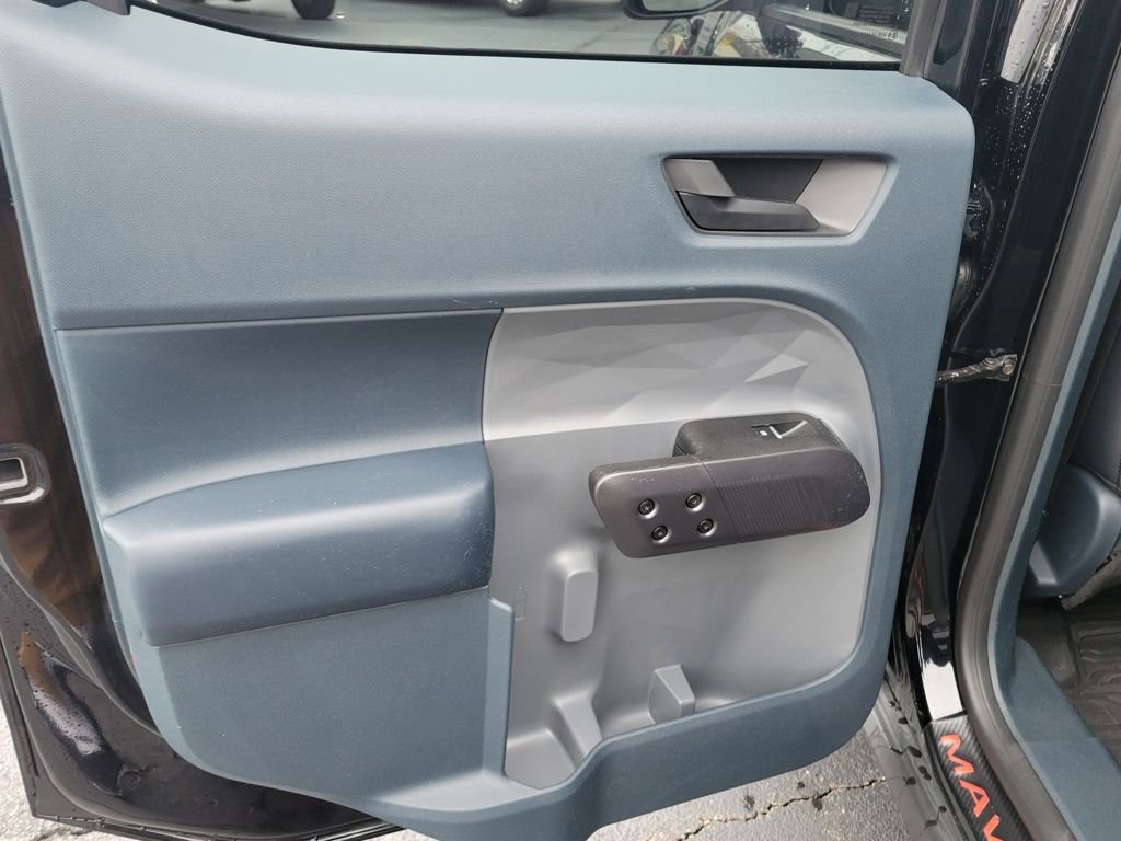 Certified 2024 Ford Maverick Lariat w/ Black Appearance Package image 11