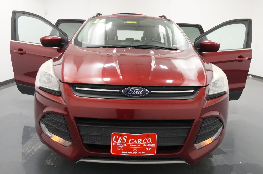 Used 2016 Ford Escape SE w/ SE Leather Comfort Package AWD/4WD image 28