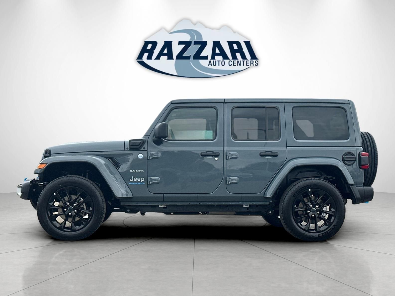 Used 2024 Jeep Wrangler Unlimited Sahara AWD/4WD image 6