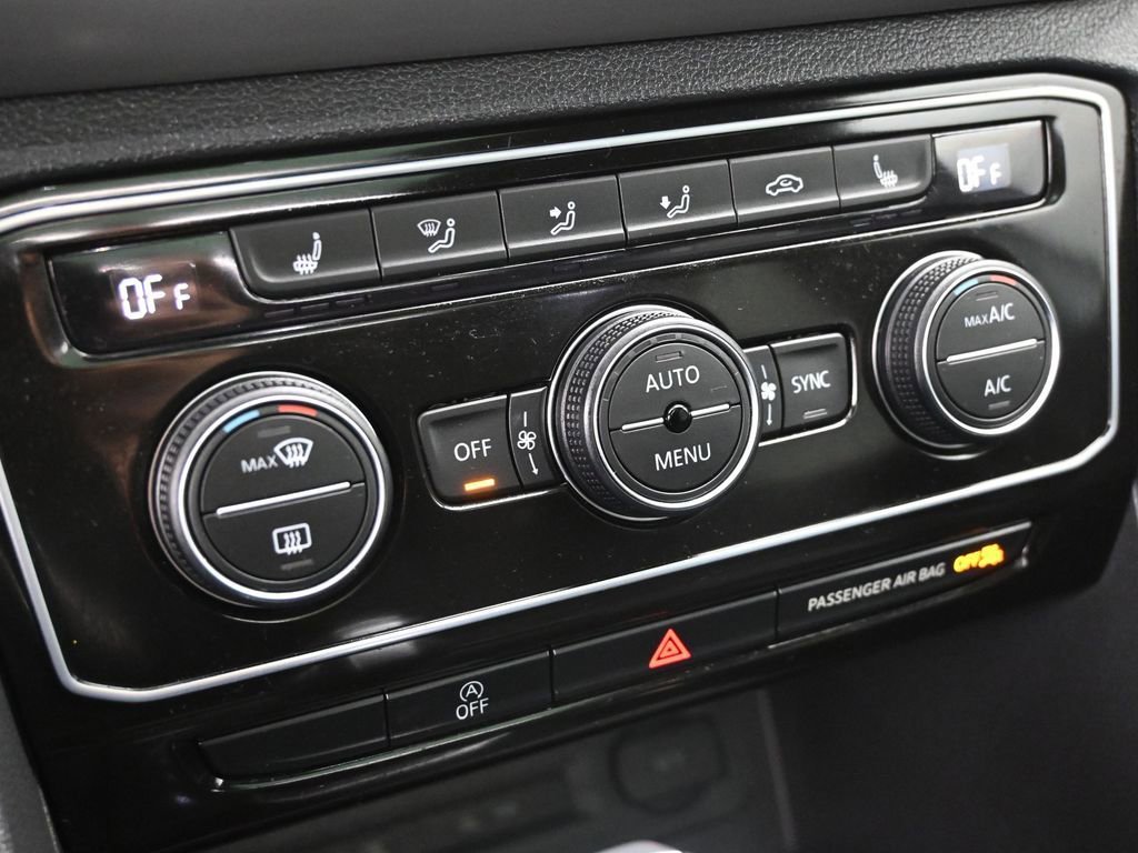 Used 2023 Volkswagen Atlas Cross Sport SE w/ Panoramic Sunroof Package image 17