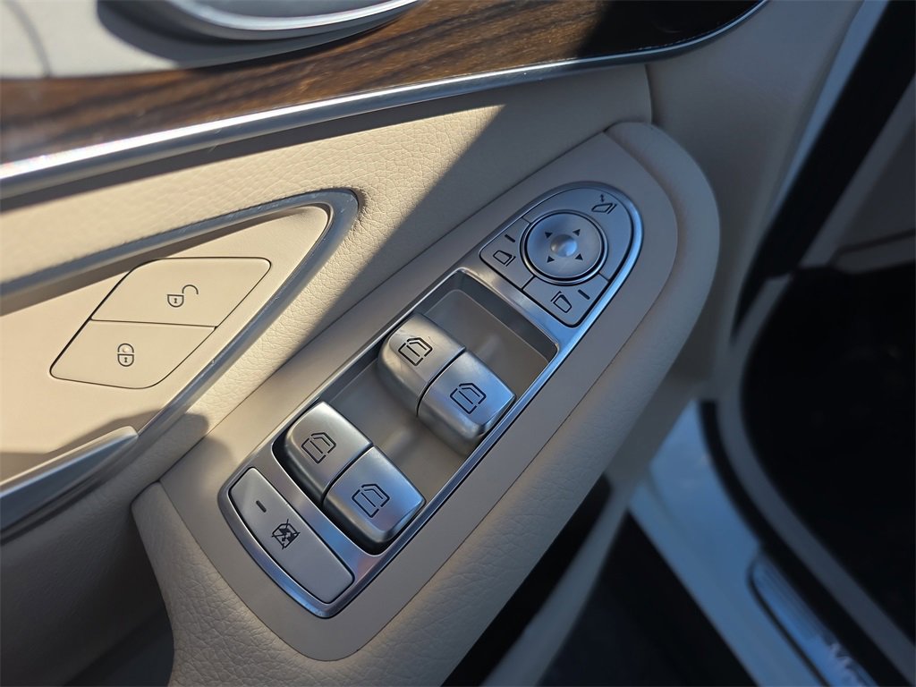 Used 2022 Mercedes-Benz GLC 300 image 17