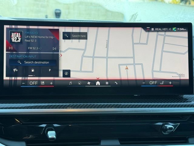 Used 2025 BMW X7 M60i w/ Climate Comfort Package image 28