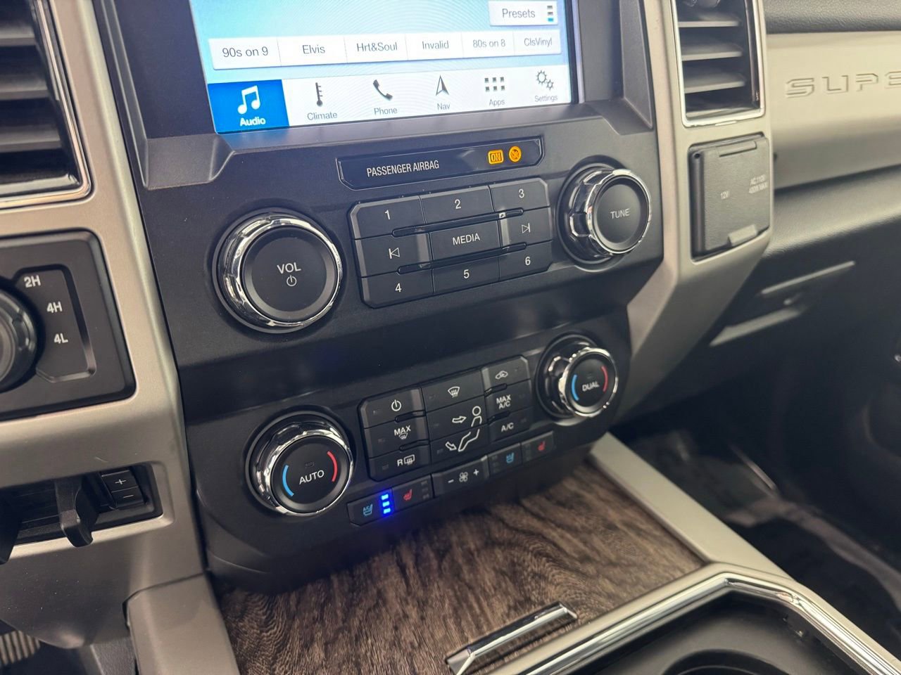 Used 2019 Ford F350 Lariat w/ Lariat Ultimate Package image 23